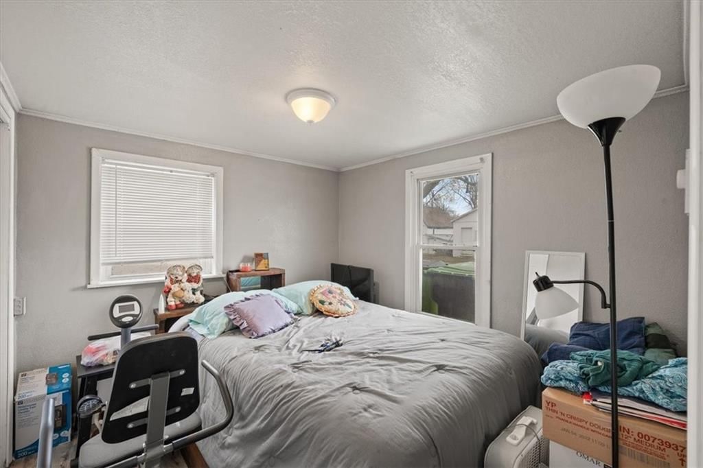 907 E Wall Street — photo 16