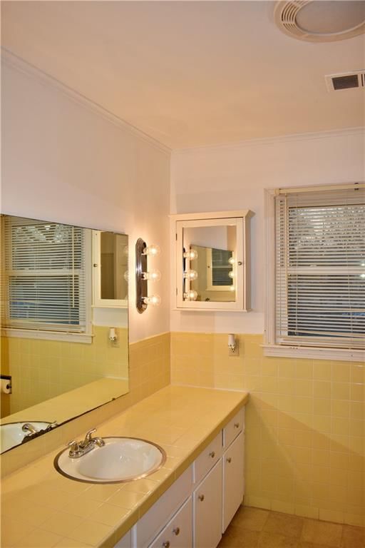807 Twin Lakes Drive — photo 17