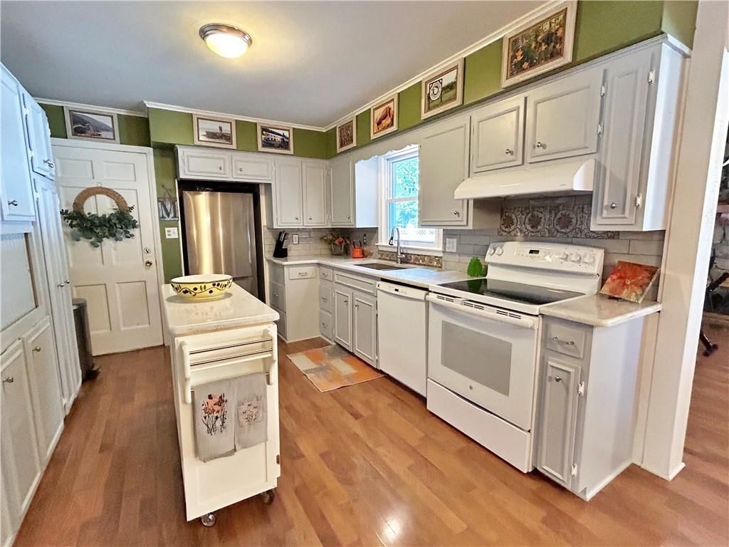 807 Twin Lakes Drive — photo 6