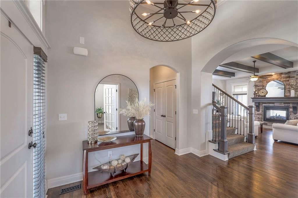 193 SW MacKenzie Drive — photo 4