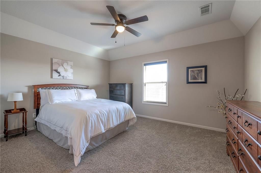 193 SW MacKenzie Drive — photo 36