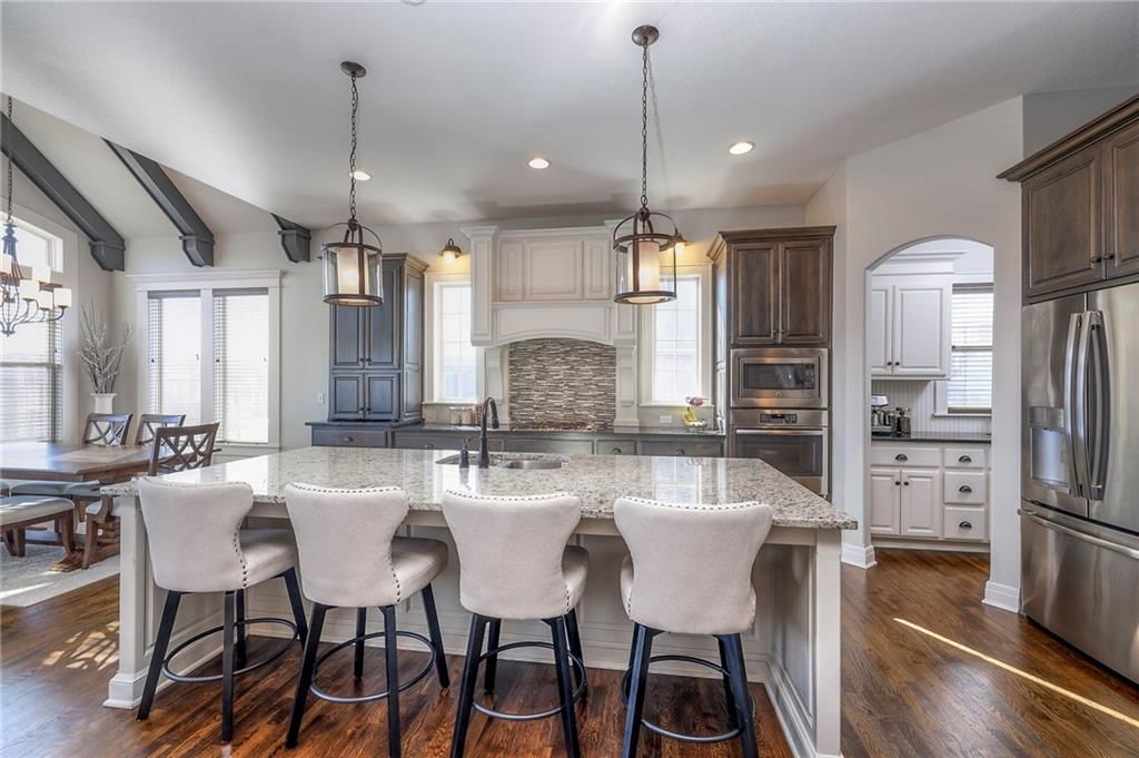 193 SW MacKenzie Drive — photo 8