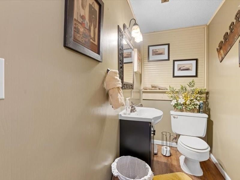 1401 Ada Street — photo 29