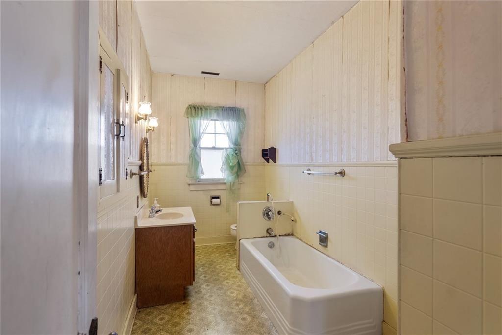 606 W 5th Street — photo 34