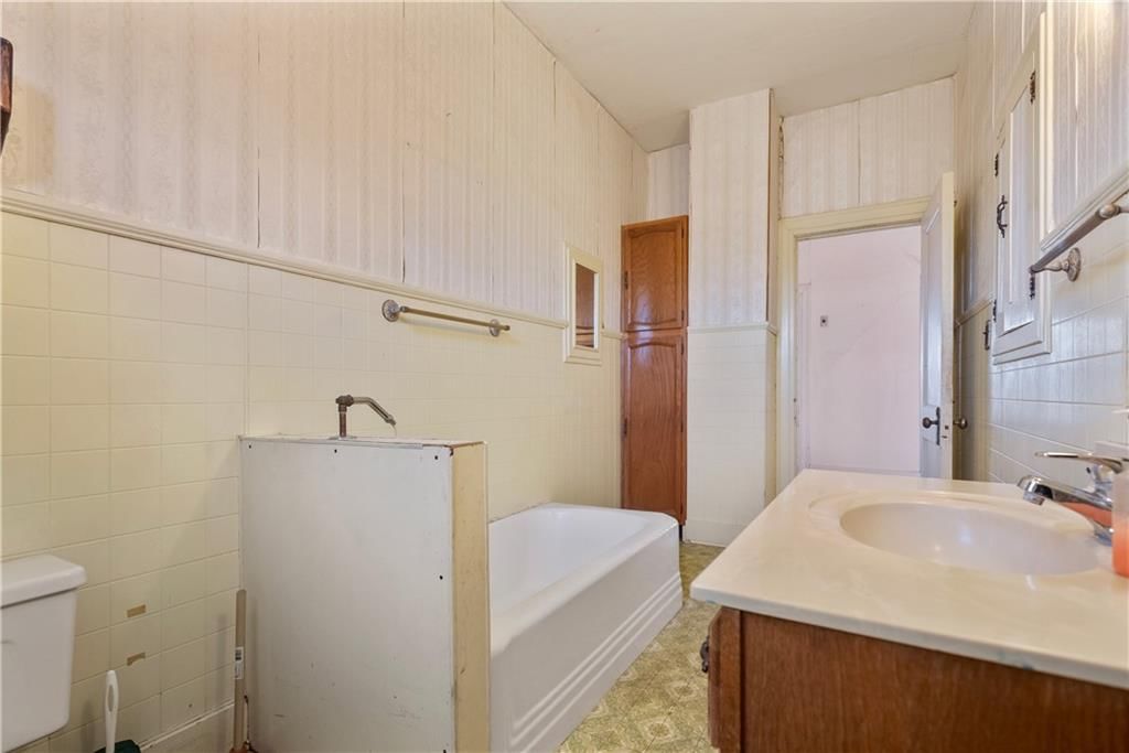 606 W 5th Street — photo 35
