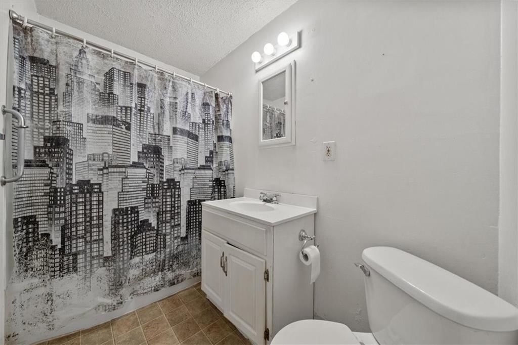 1100 S Park Avenue — photo 10