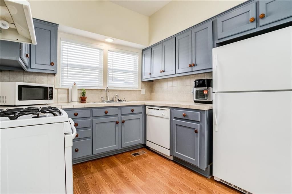 918 S Willow Street — photo 11