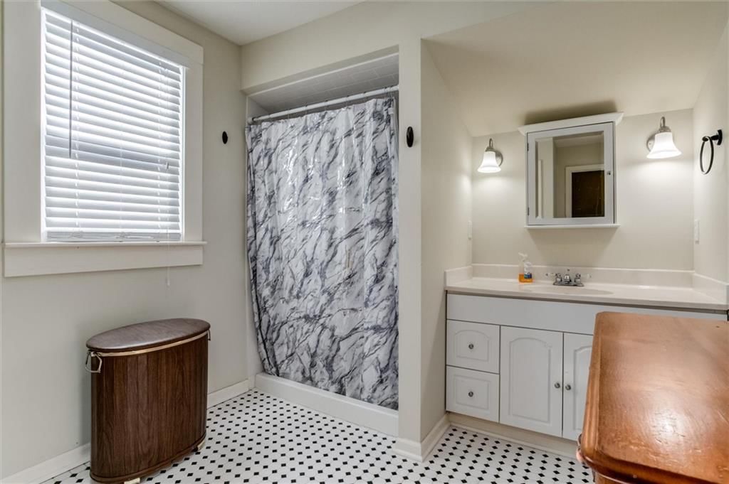 918 S Willow Street — photo 16