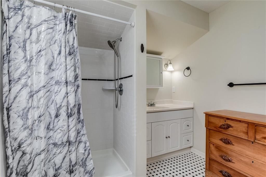 918 S Willow Street — photo 17