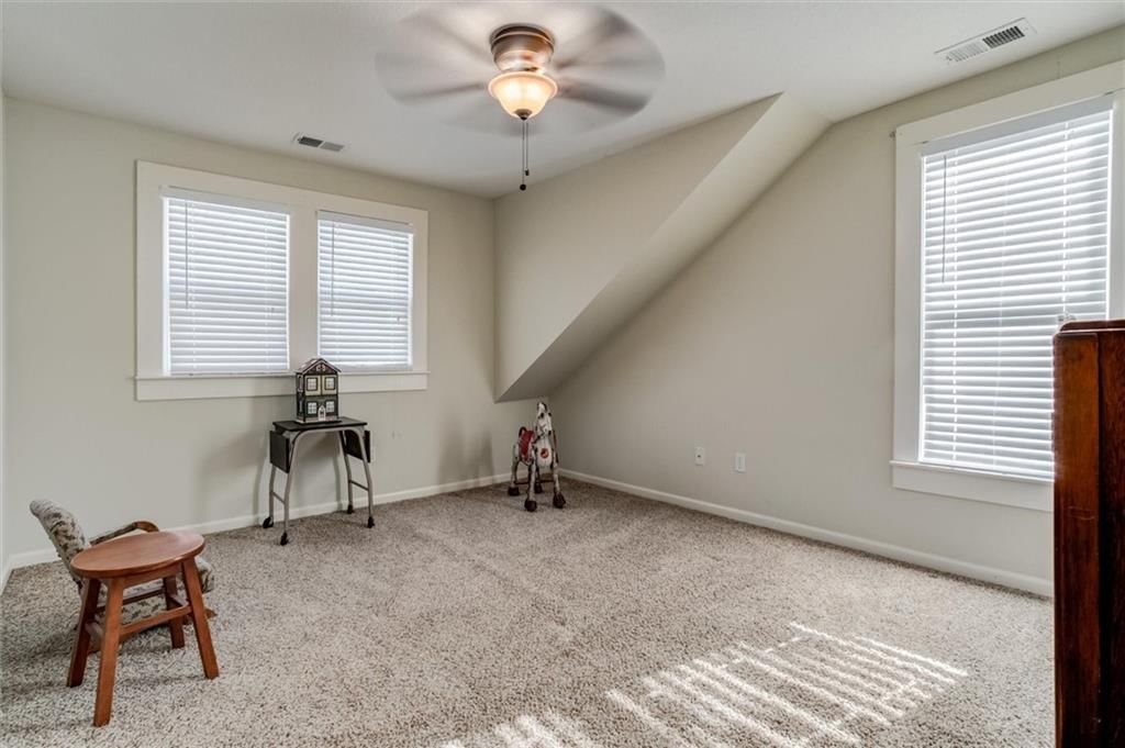 918 S Willow Street — photo 18