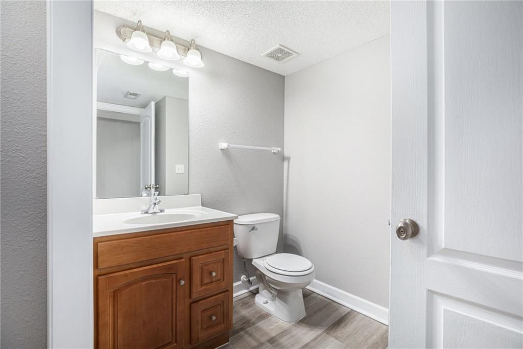 917 SW Peach Tree Lane — photo 8