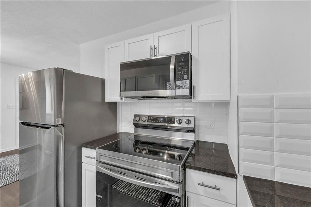 11012 E 50th Terrace — photo 9