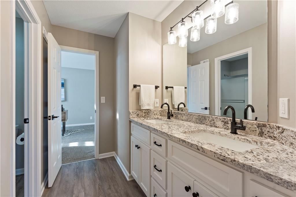 8512 W 142nd Street — photo 34