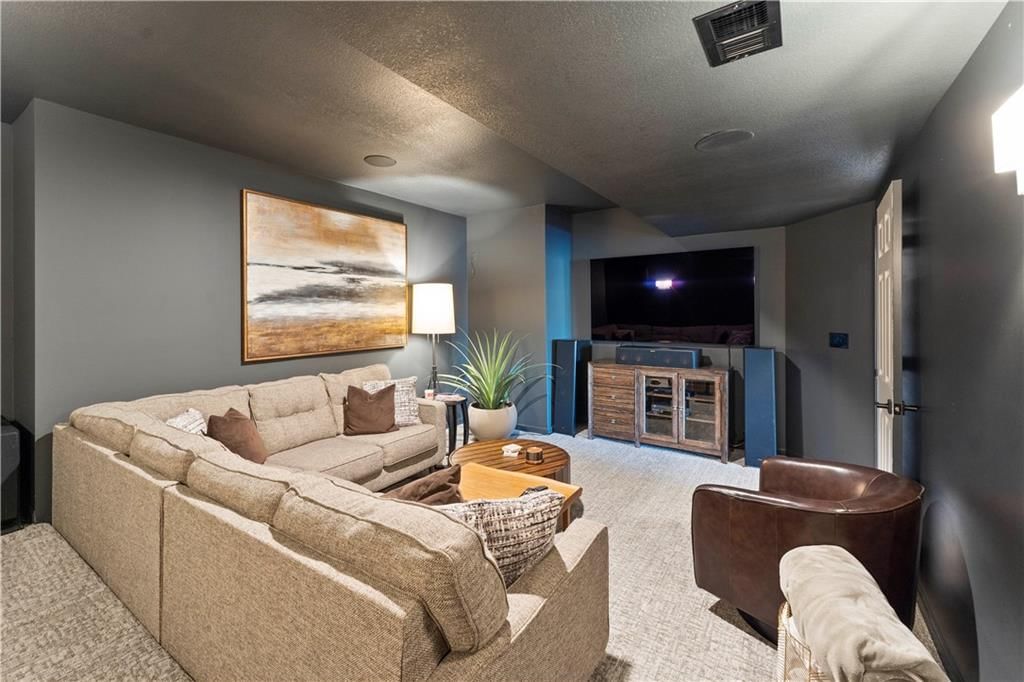 8512 W 142nd Street — photo 42