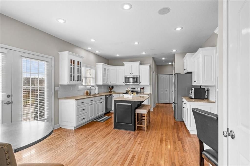 506 Westgate Drive — photo 8