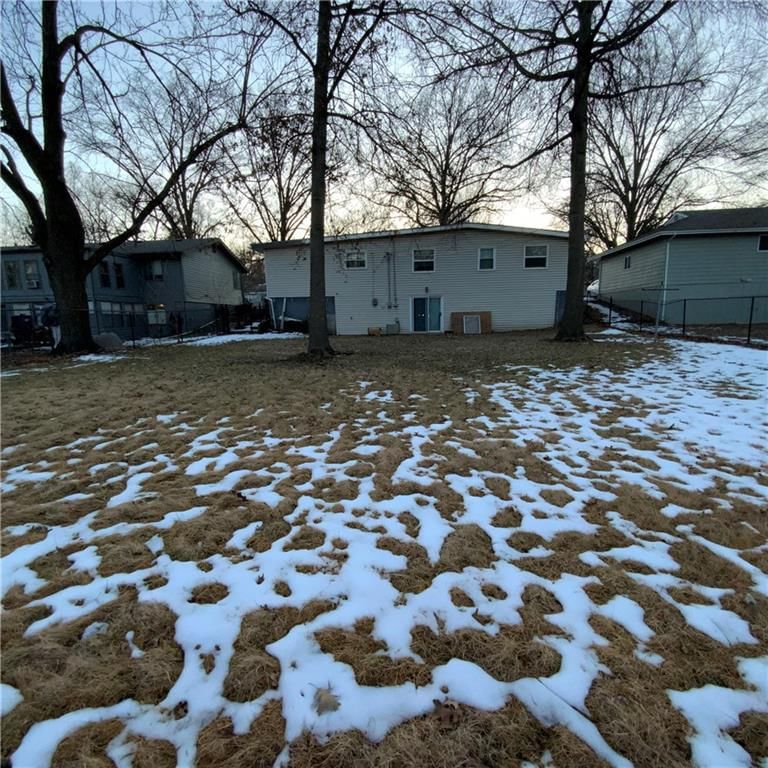 1437 N 75 Drive — photo 24