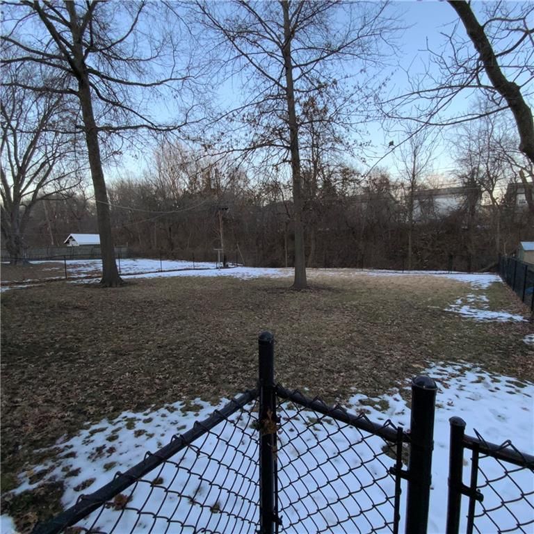 1437 N 75 Drive — photo 25