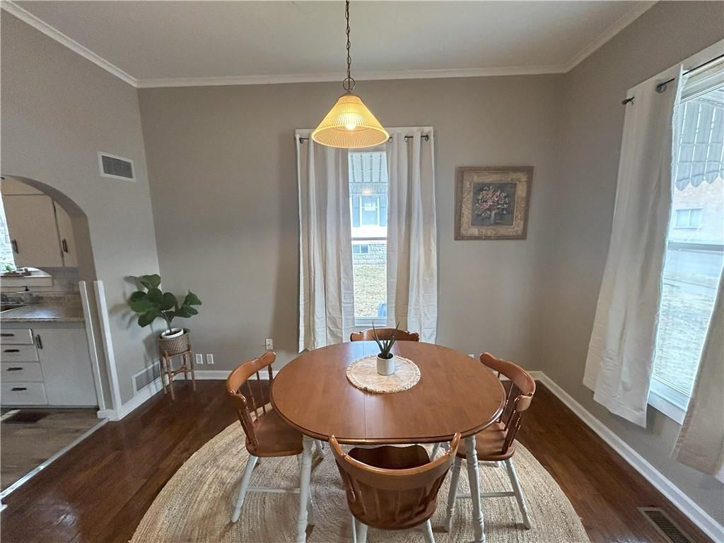 328 W Walnut Street — photo 6