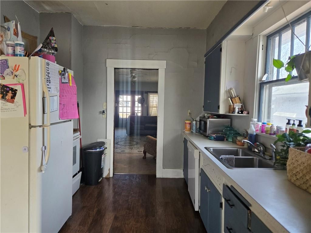 218 E 23rd Street — photo 4