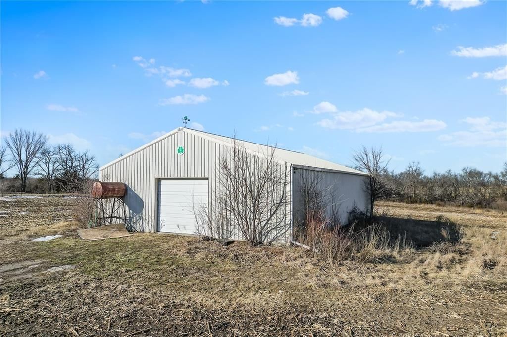 22805 B Highway — photo 47