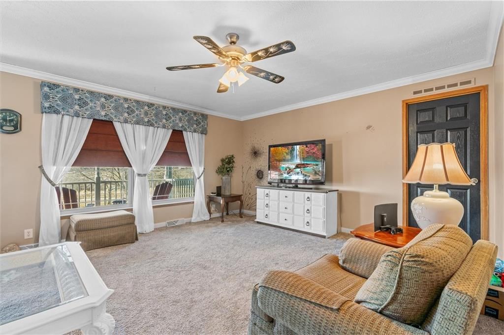 22805 B Highway — photo 9