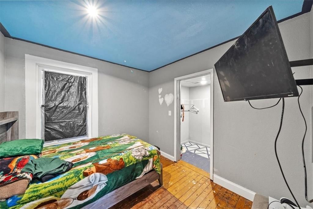 1733 Corrington Avenue — photo 14