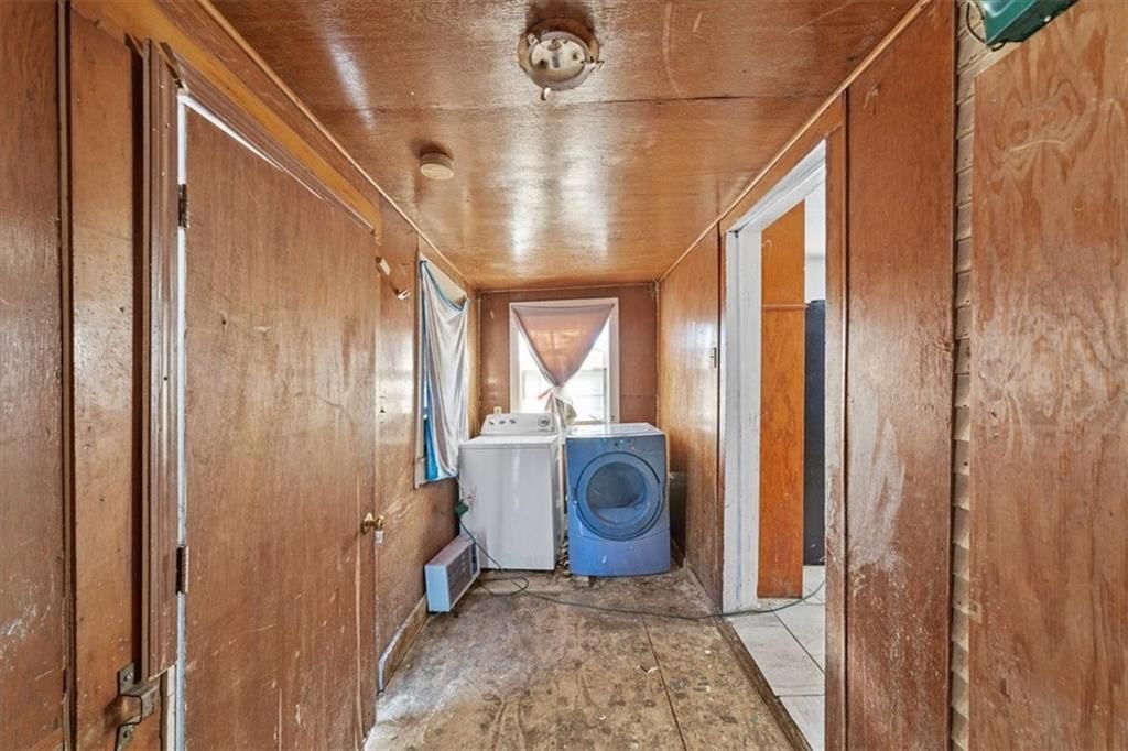 1733 Corrington Avenue — photo 16