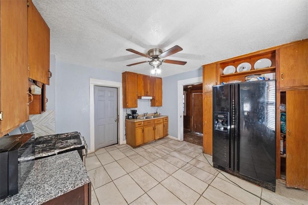 1733 Corrington Avenue — photo 7