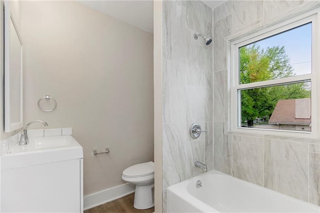 4032 S Benton Avenue — photo 7