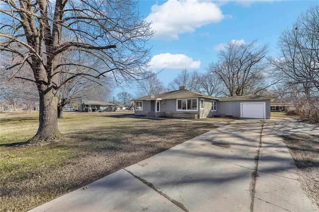 703 S Overlook Drive — photo 2