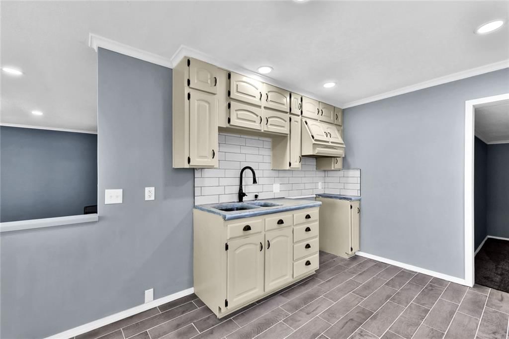 703 S Overlook Drive — photo 7