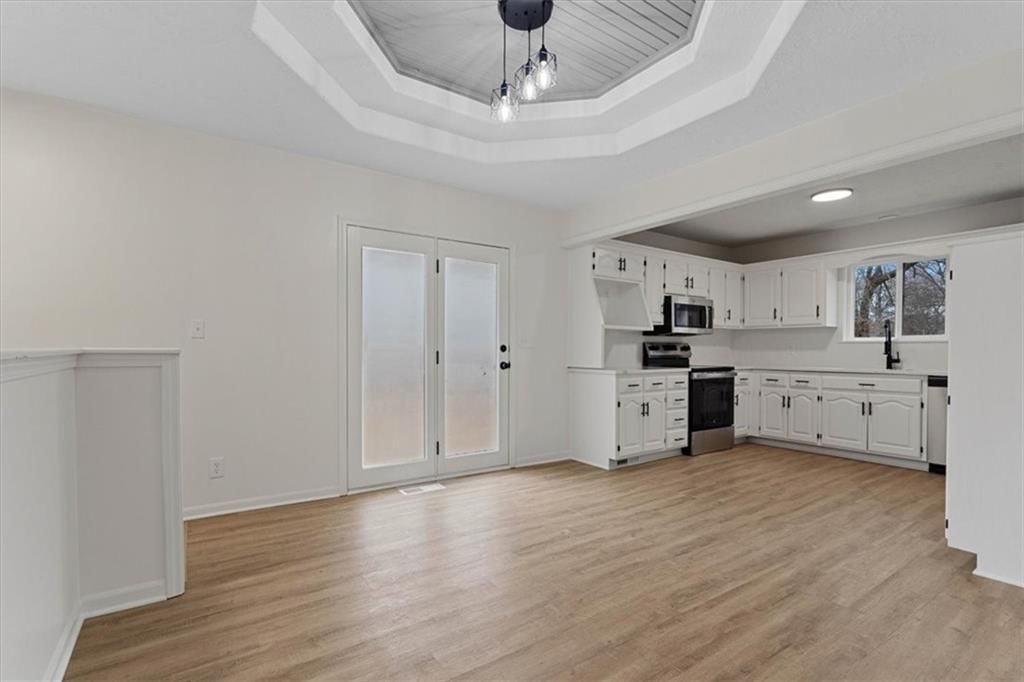 802 Heather Drive — photo 4