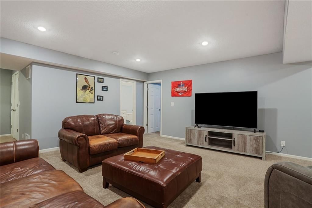 16311 S Central Street — photo 15