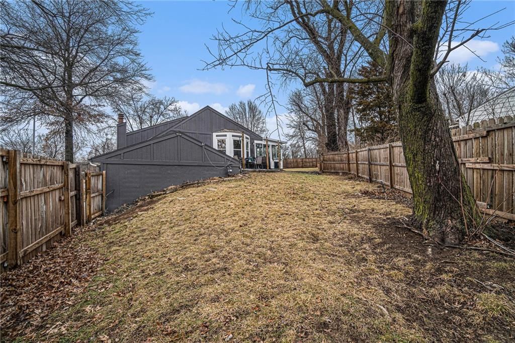6129 Hodges Drive — photo 28