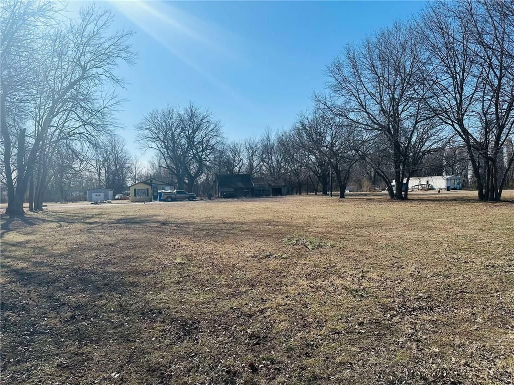 1383 Railroad Avenue — photo 32