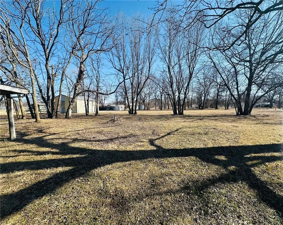 1383 Railroad Avenue — photo 6