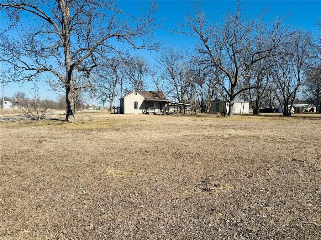 1383 Railroad Avenue — photo 8