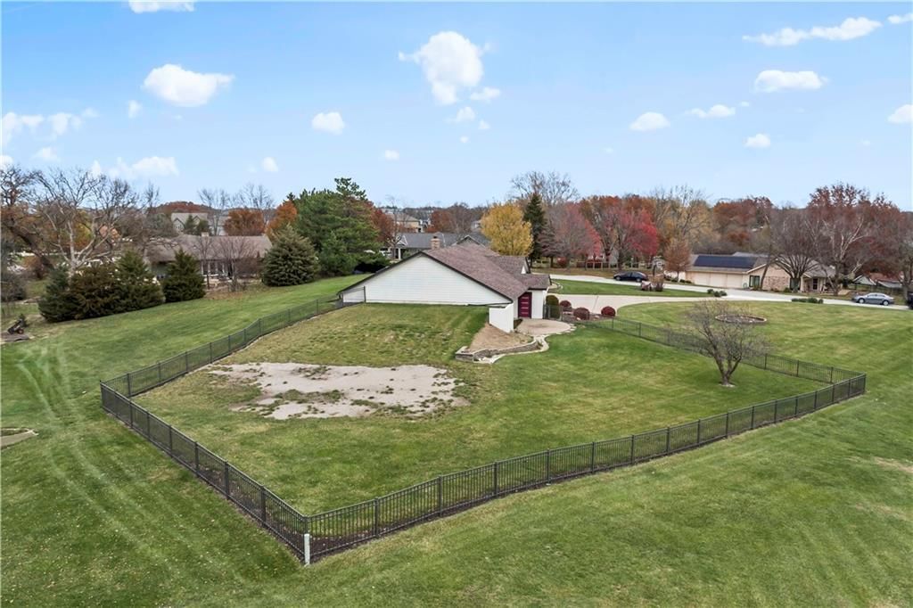7500 N Amity Avenue — photo 46