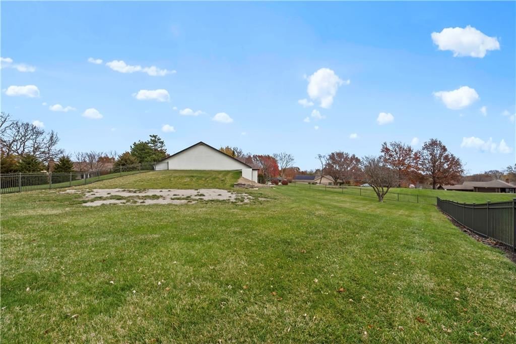 7500 N Amity Avenue — photo 50