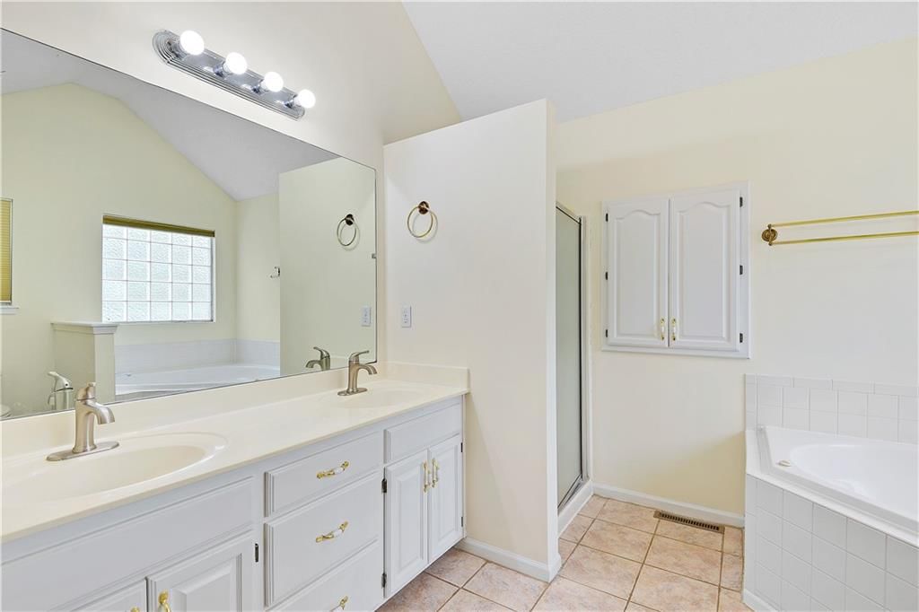 410 NE Woodbury Drive — photo 14