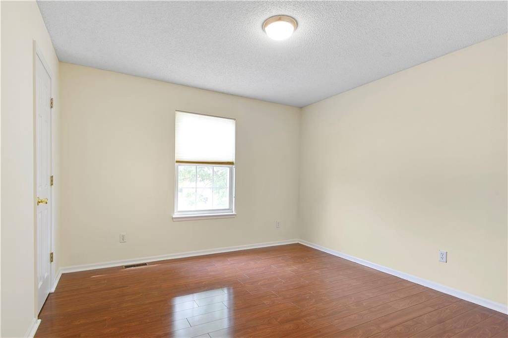 410 NE Woodbury Drive — photo 16