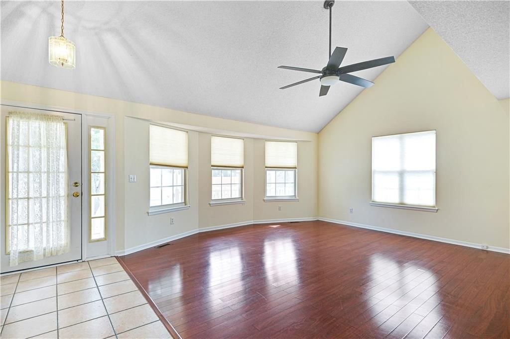 410 NE Woodbury Drive — photo 5