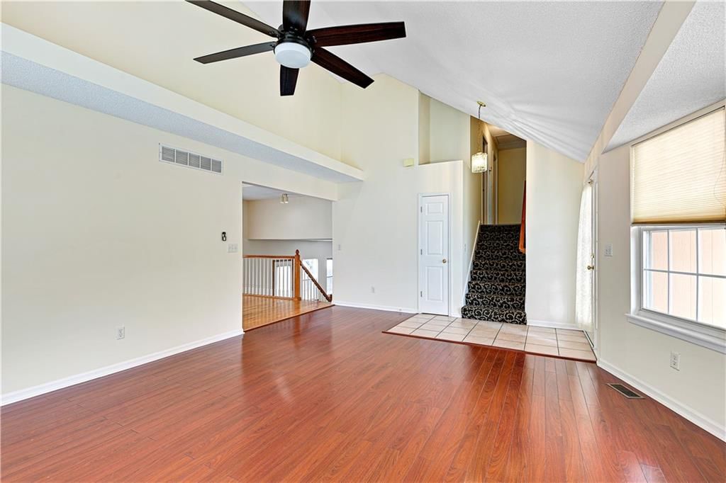 410 NE Woodbury Drive — photo 6