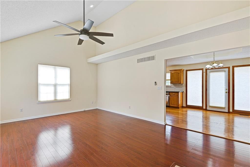 410 NE Woodbury Drive — photo 10