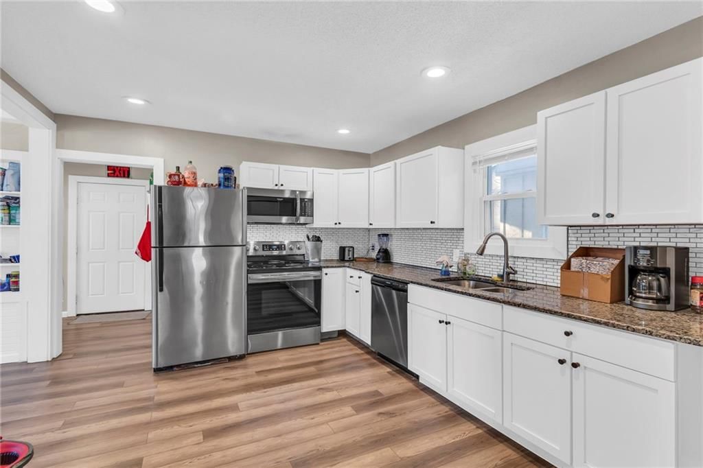 428 Askew Avenue — photo 10