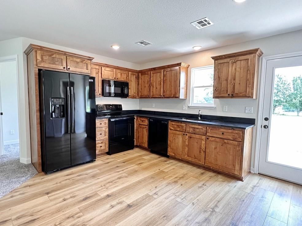 319 W Hainline Road — photo 7