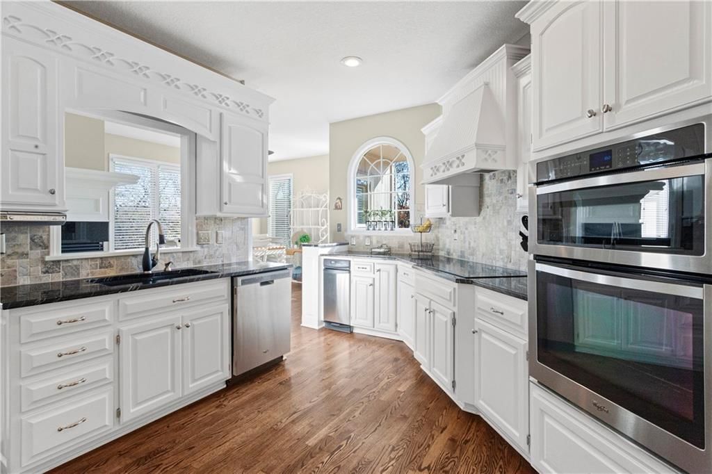 1411 NE Valley Forge Drive — photo 15