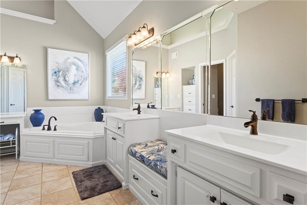 1411 NE Valley Forge Drive — photo 23