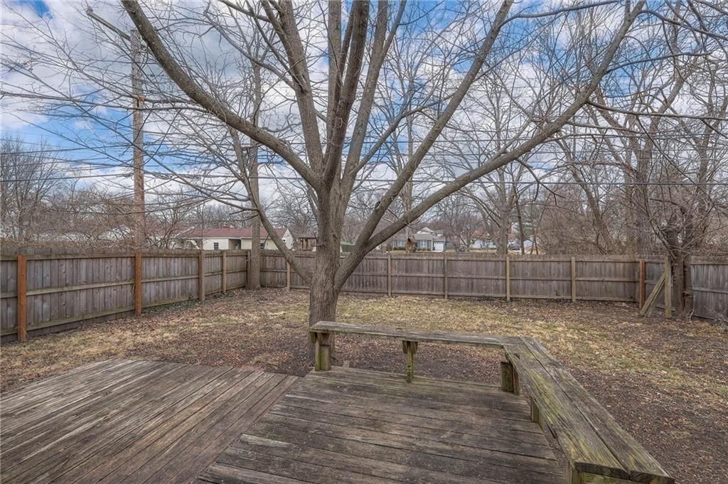 8126 Belleview Avenue — photo 23