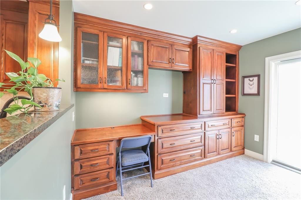 104 E Hunt Avenue — photo 14